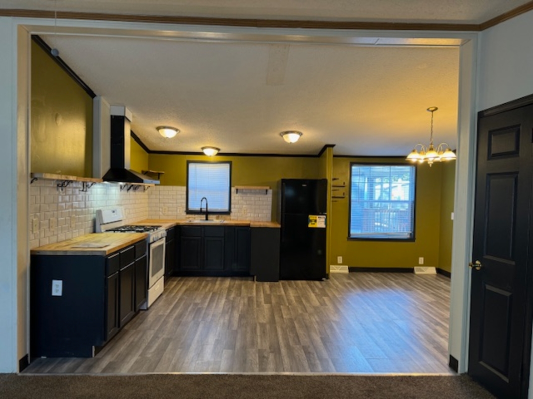 HLL Hawaiian Gardens/Holly Village