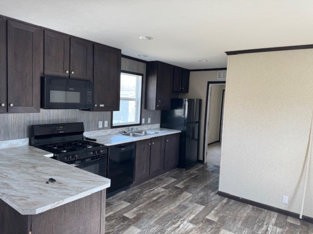 HLL Hawaiian Gardens/Holly Village