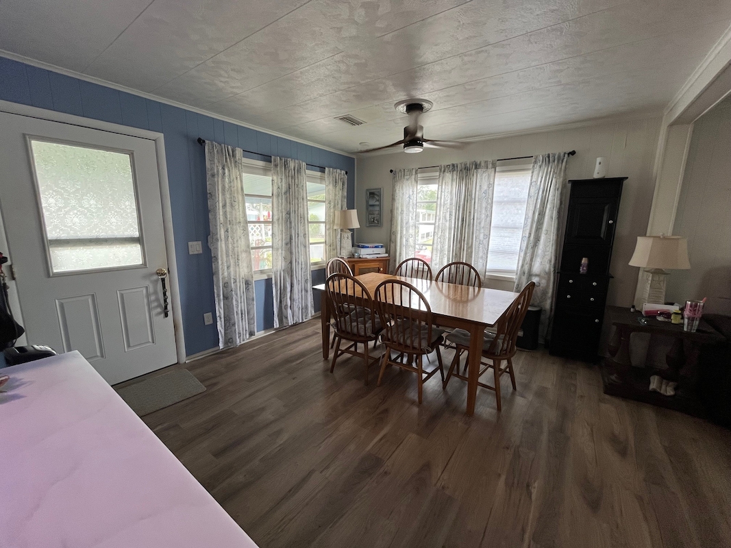 SAR Saralake Estates