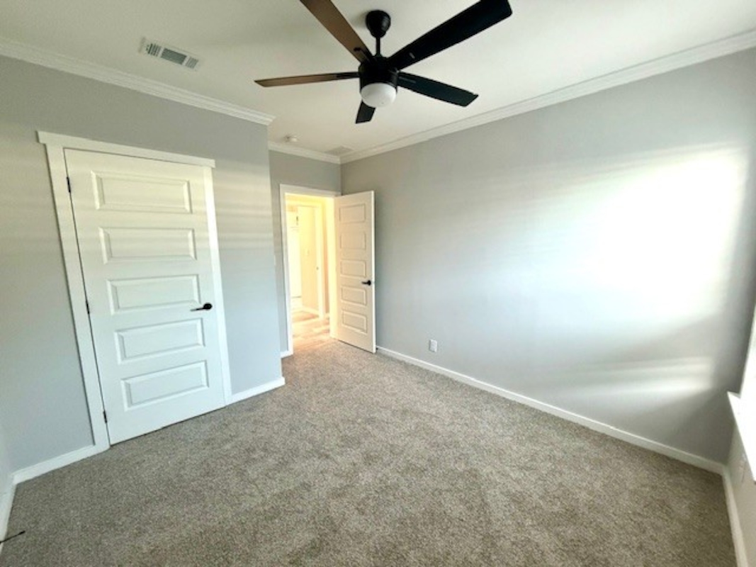 REH Regency Heights