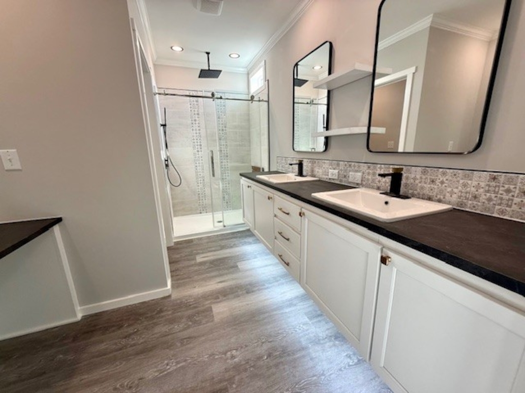REH Regency Heights