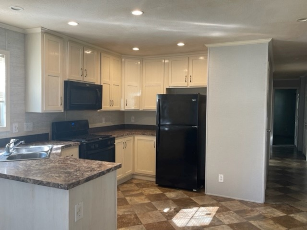 HLL Hawaiian Gardens/Holly Village