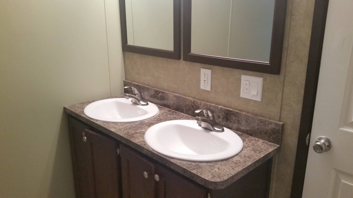 FIS Fisherman's Cove