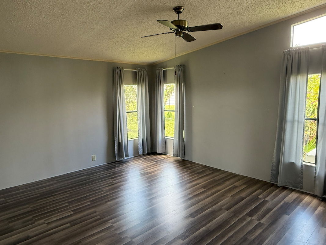 LCV La Costa Village