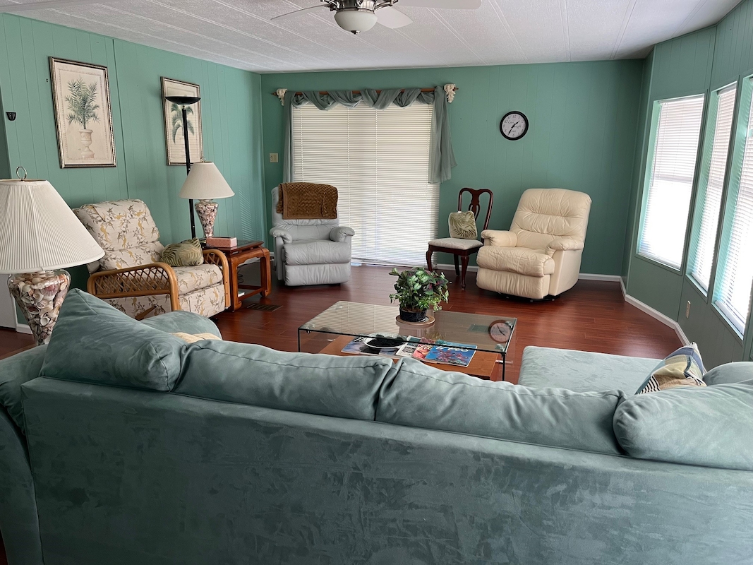 SAR Saralake Estates