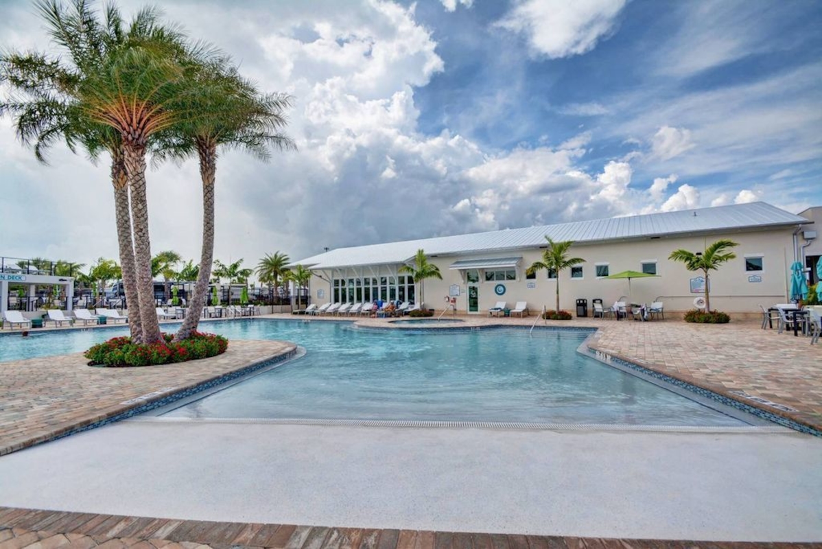 OBJ Ocean Breeze Resort