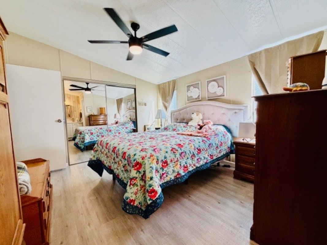 LAK Lake Juliana Landings