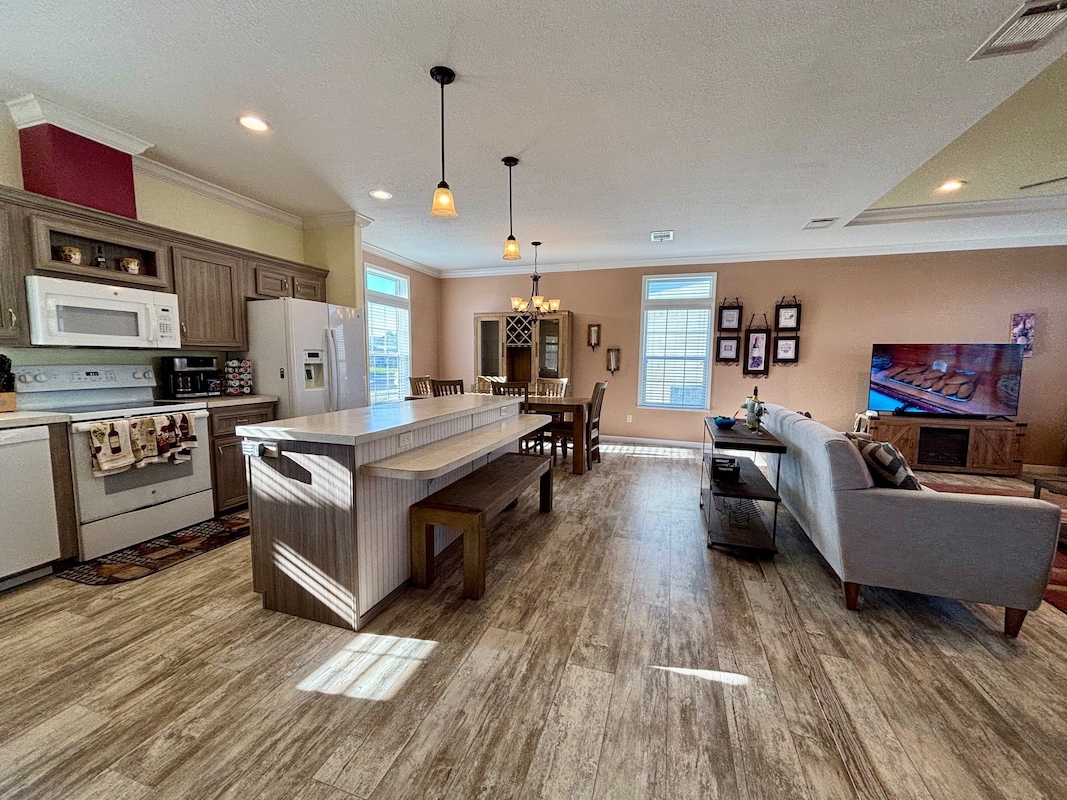 RSC Riverside Club Golf & Marina Community