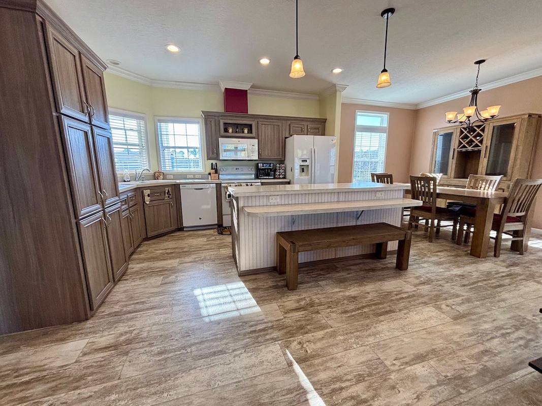 RSC Riverside Club Golf & Marina Community