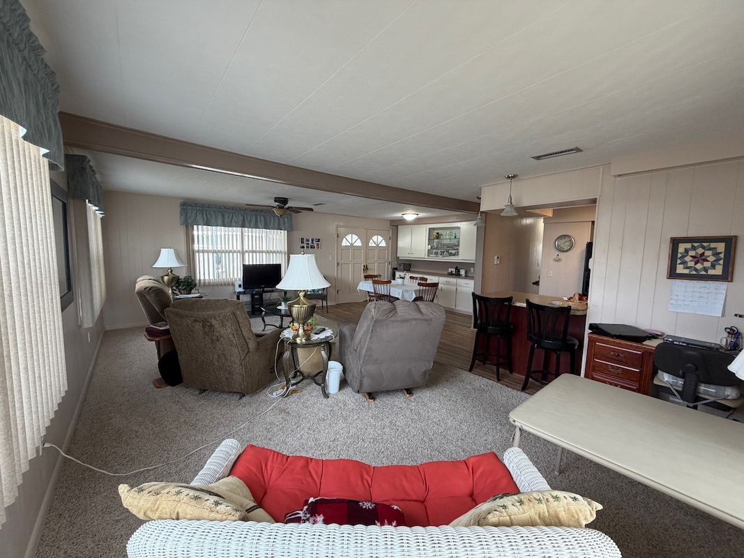 SAR Saralake Estates