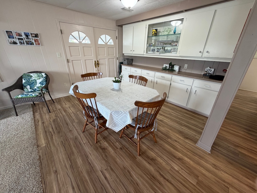 SAR Saralake Estates