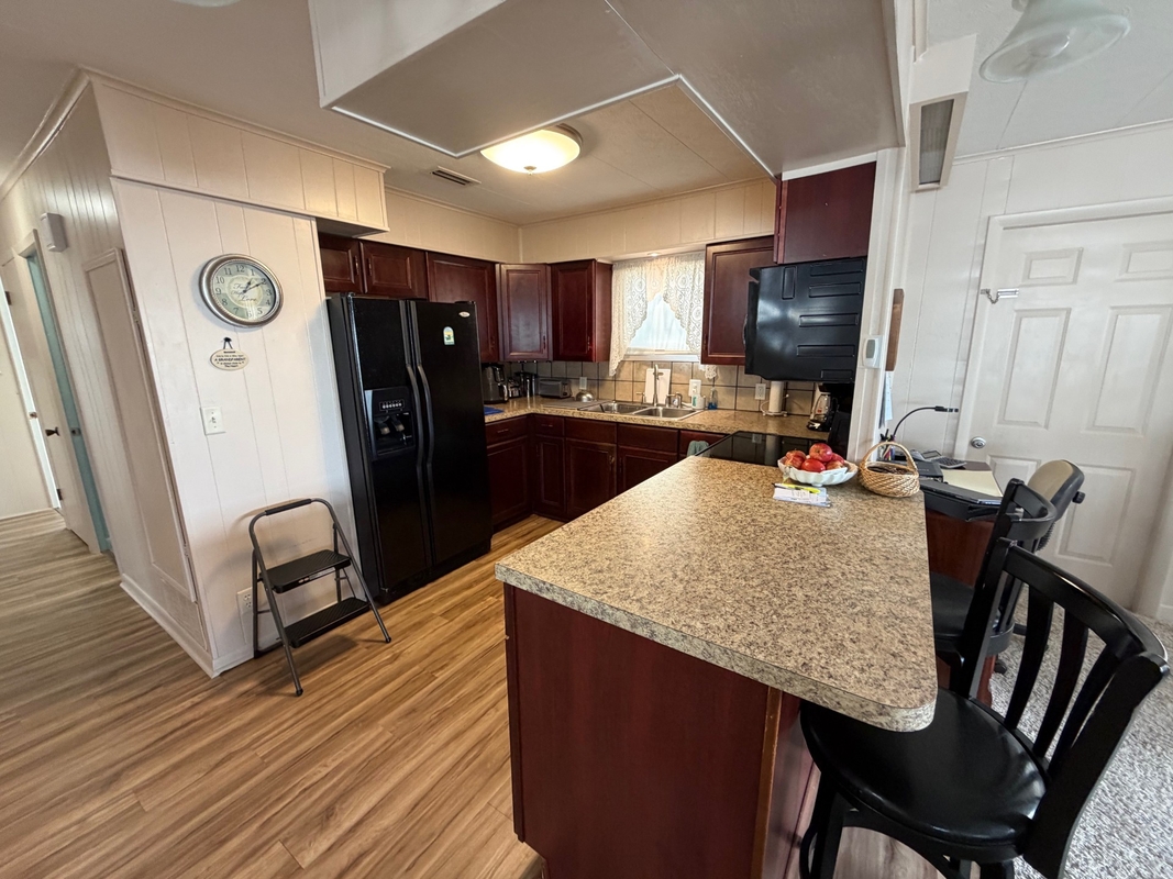 SAR Saralake Estates