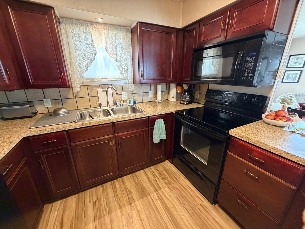 SAR Saralake Estates