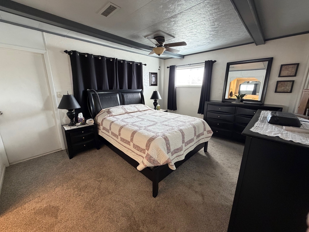 SAR Saralake Estates