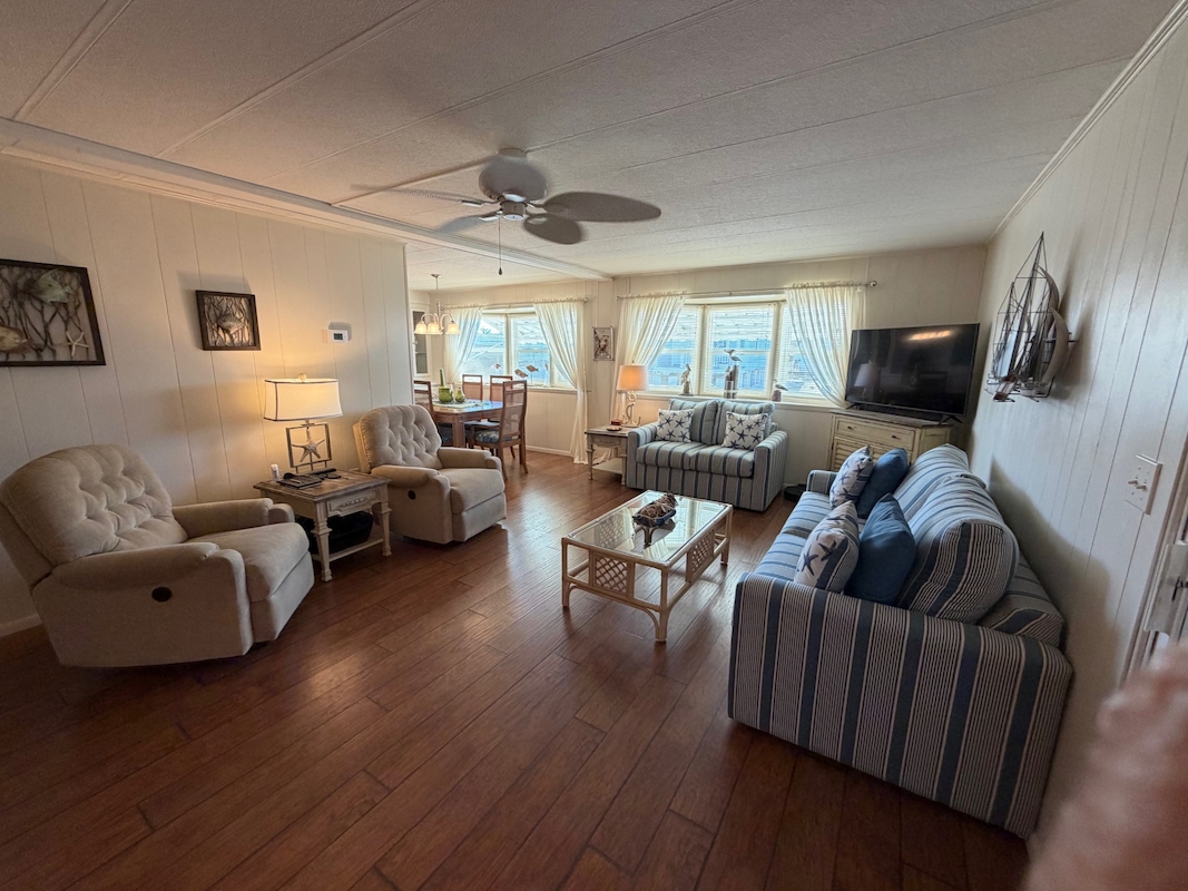 SAR Saralake Estates