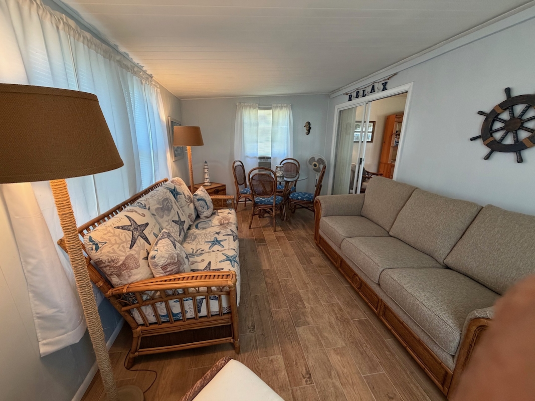 SAR Saralake Estates