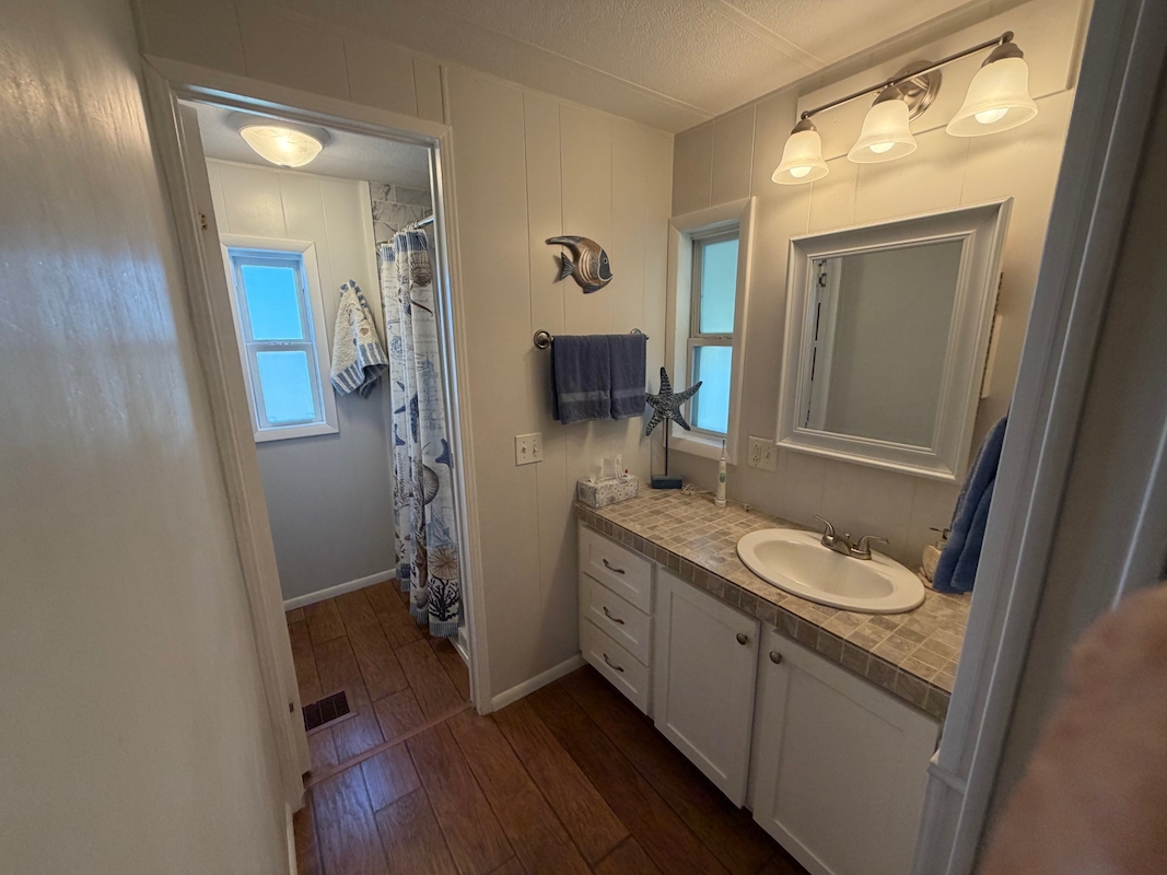 SAR Saralake Estates