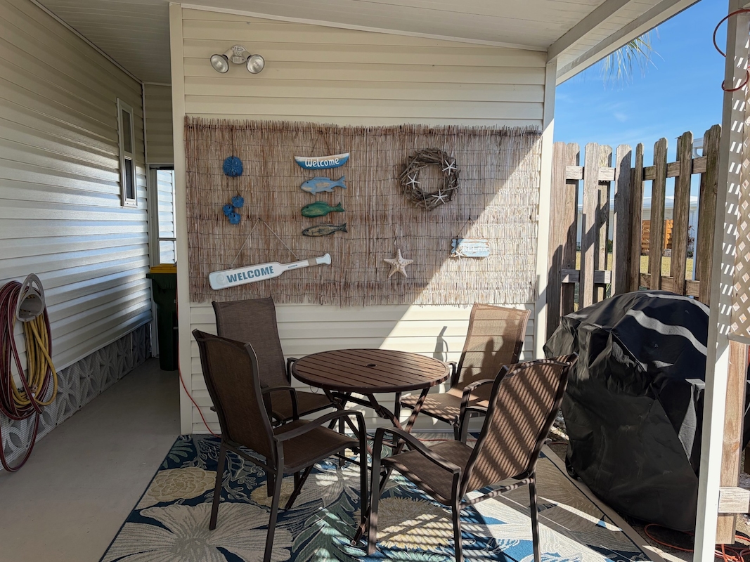 SAR Saralake Estates