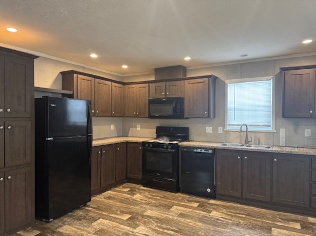 HLL Hawaiian Gardens/Holly Village