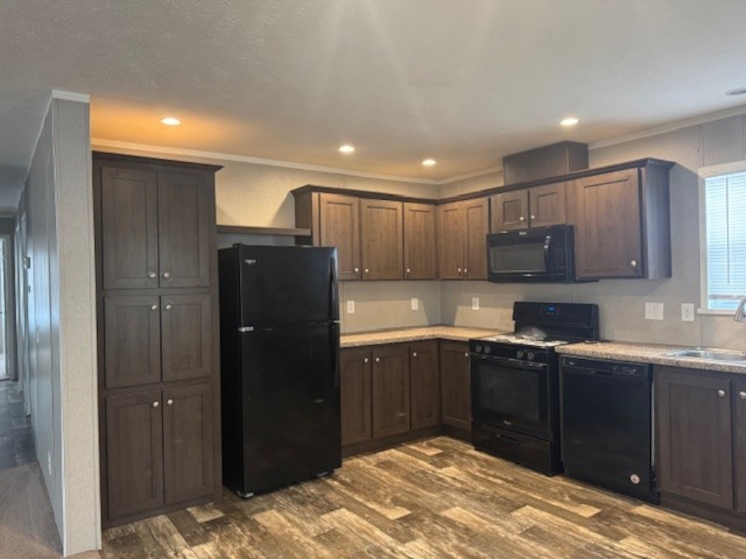 HLL Hawaiian Gardens/Holly Village