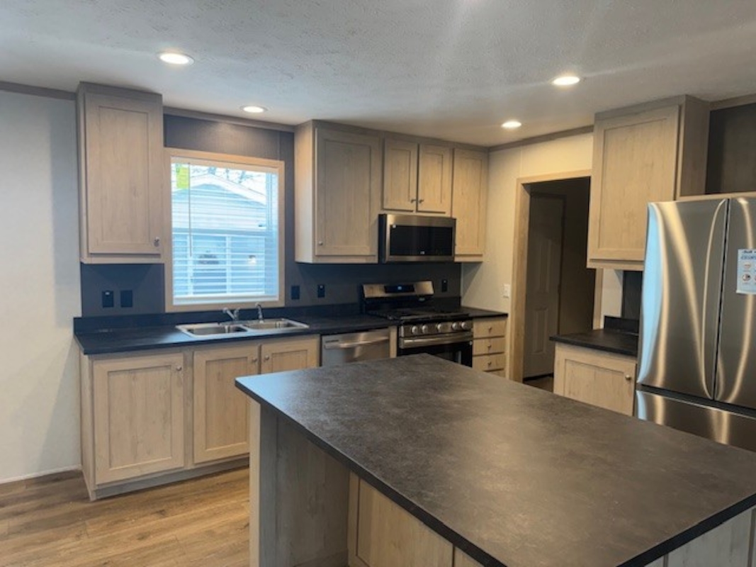 HLL Hawaiian Gardens/Holly Village