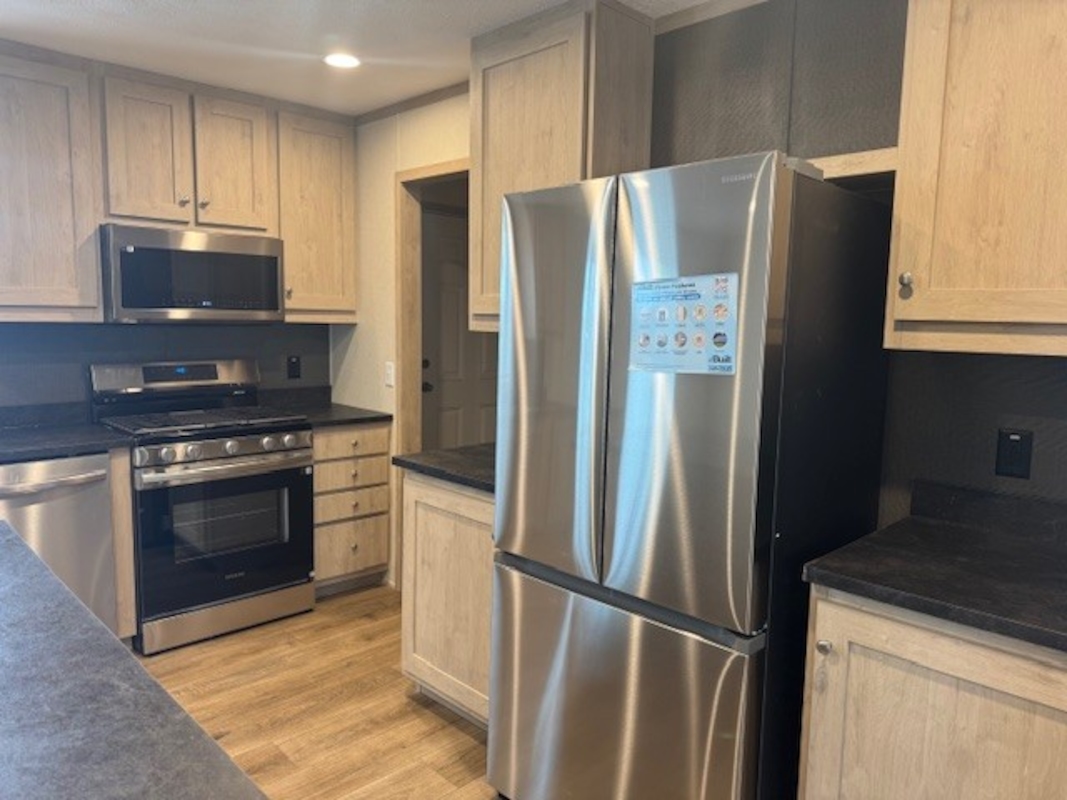 HLL Hawaiian Gardens/Holly Village