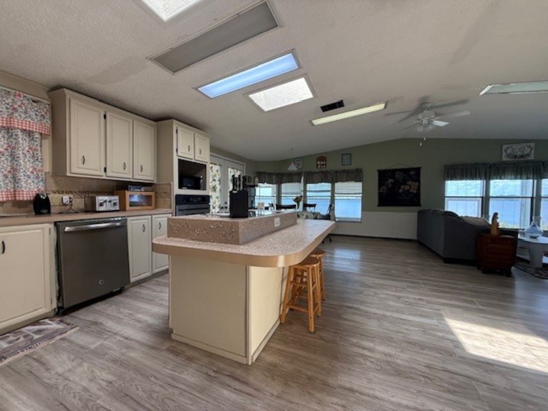 LAK Lake Juliana Landings