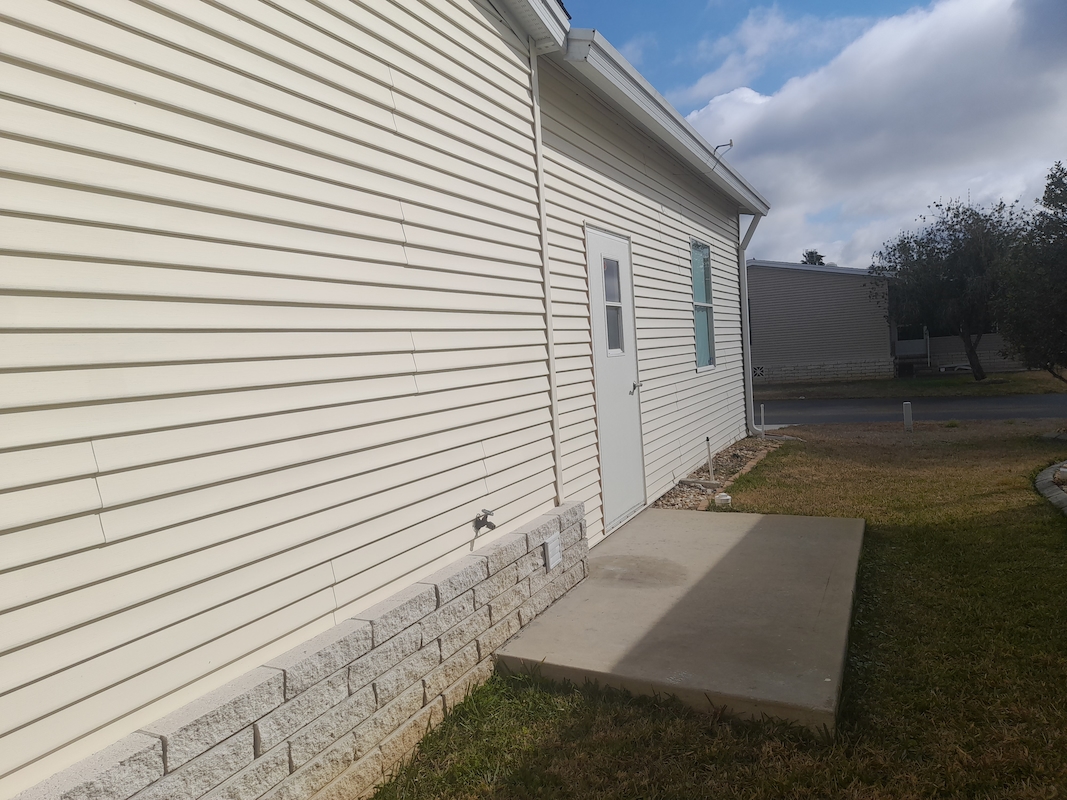 SPS Southport Springs Golf & Country Club