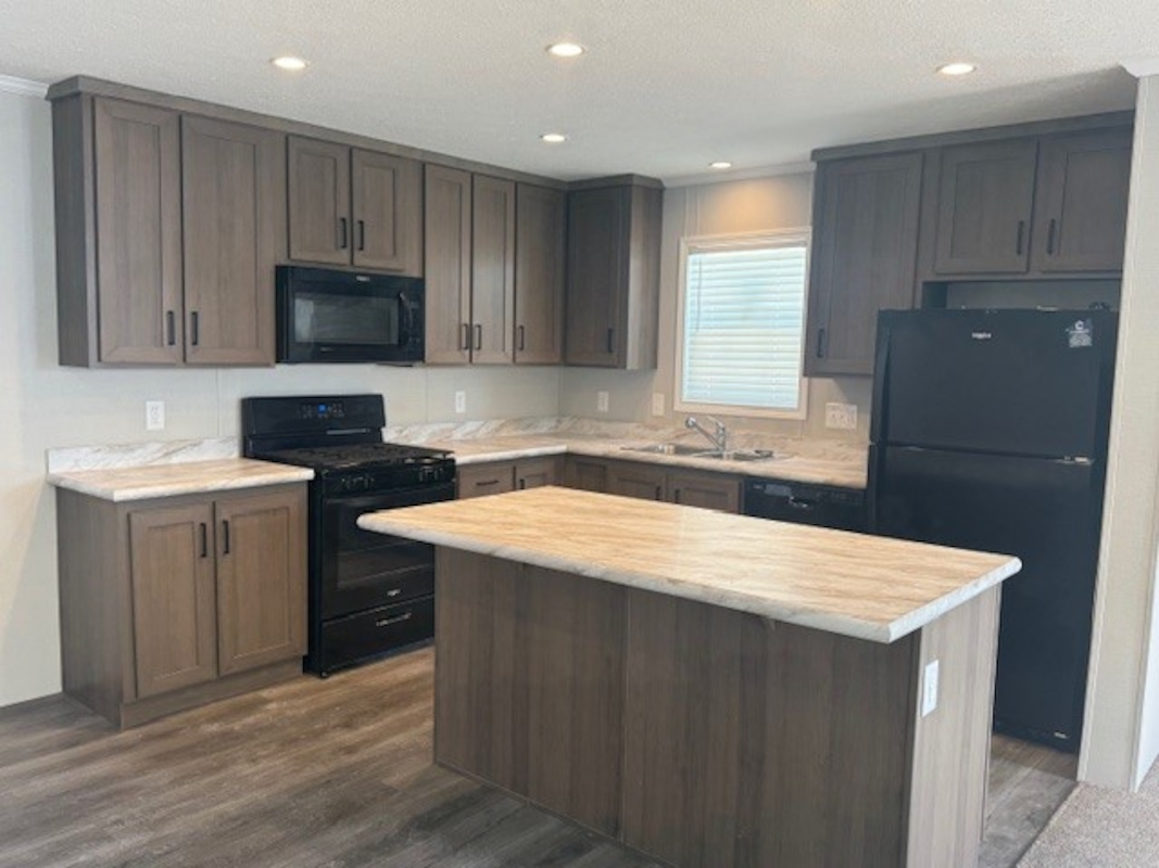 HLL Hawaiian Gardens/Holly Village