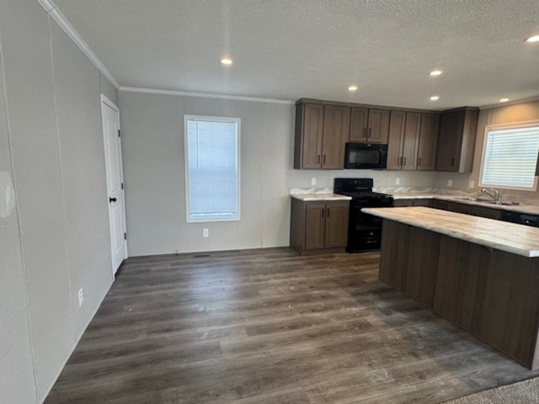 HLL Hawaiian Gardens/Holly Village