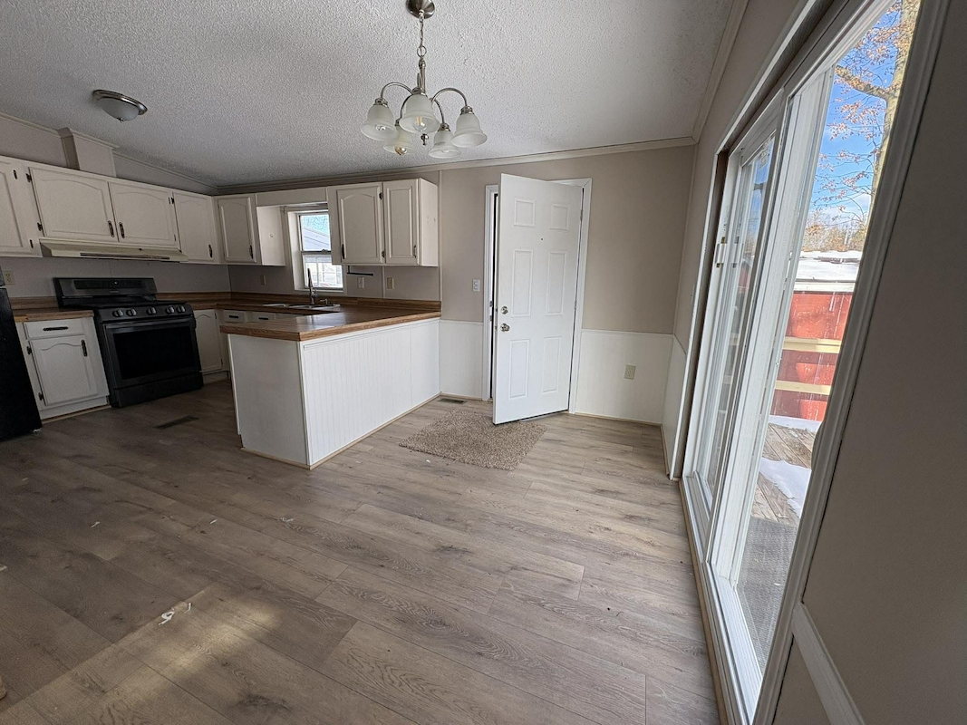 HWV Holiday West Village