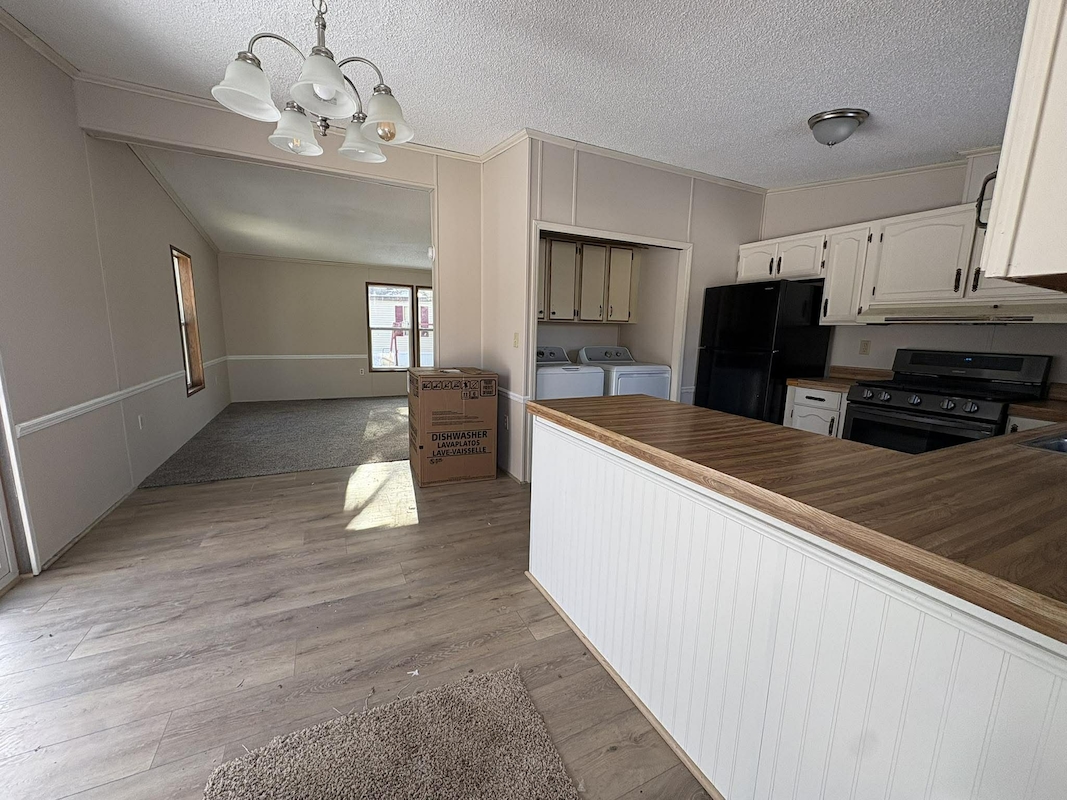 HWV Holiday West Village