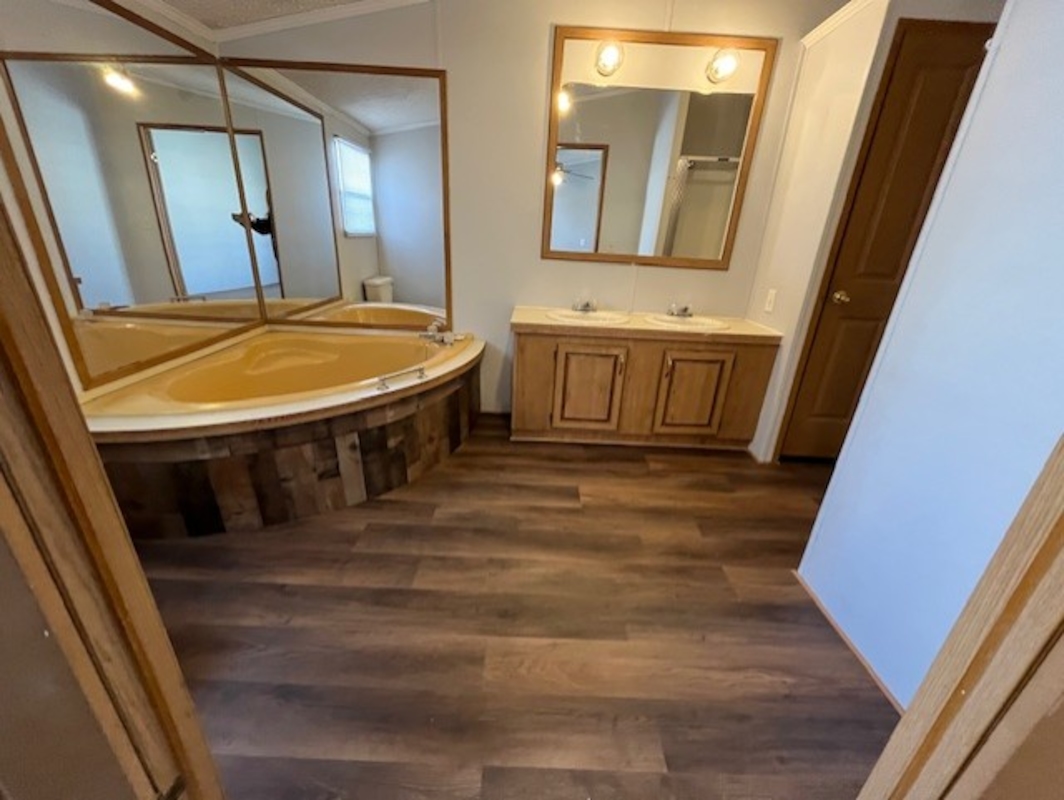 FIS Fisherman's Cove