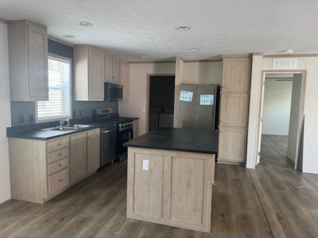 HLL Hawaiian Gardens/Holly Village