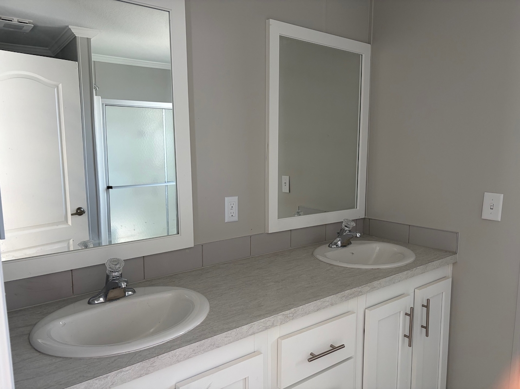 SAR Saralake Estates