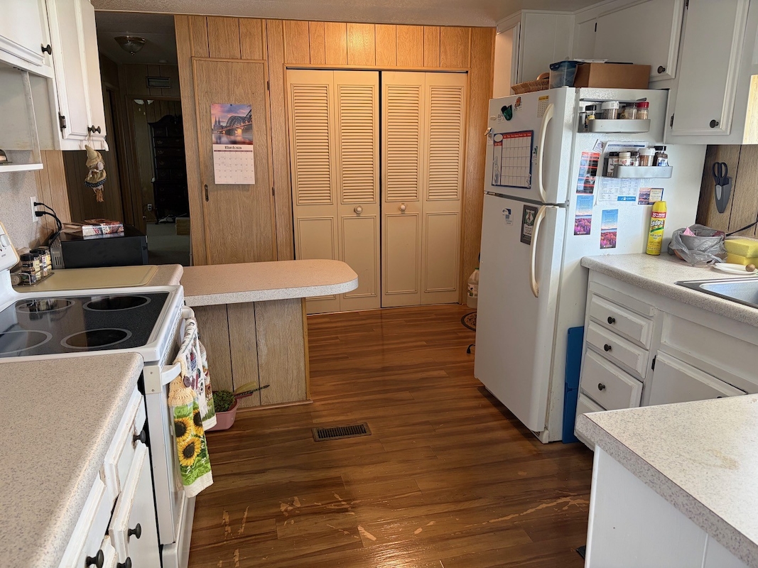 SAR Saralake Estates