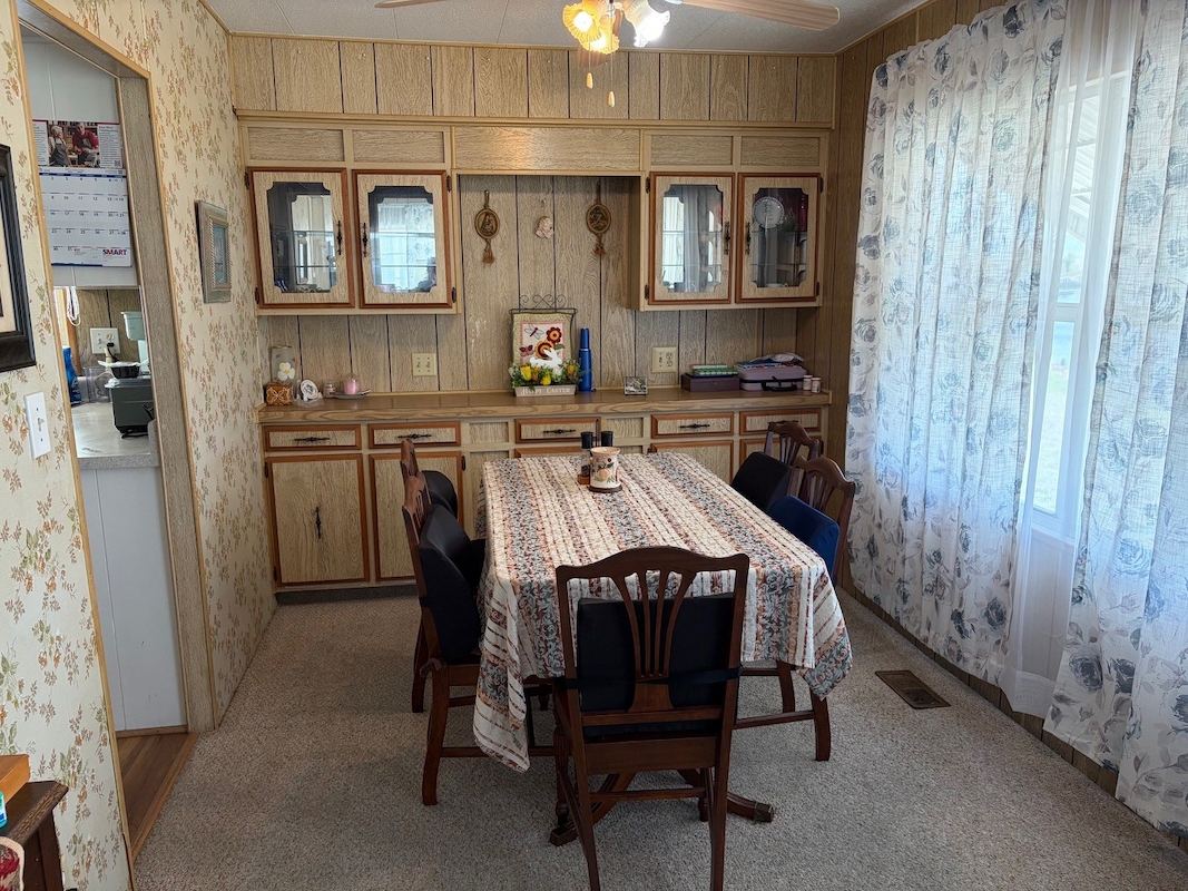 SAR Saralake Estates