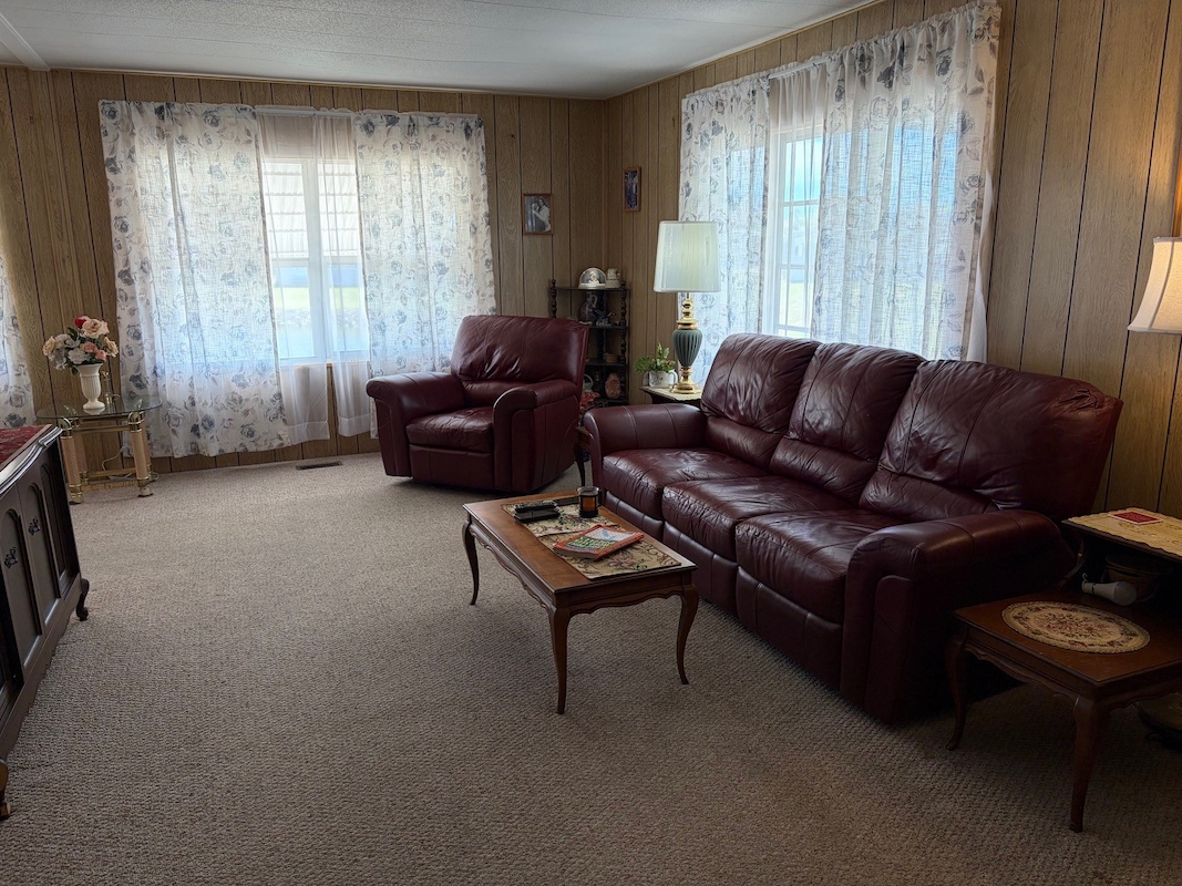 SAR Saralake Estates