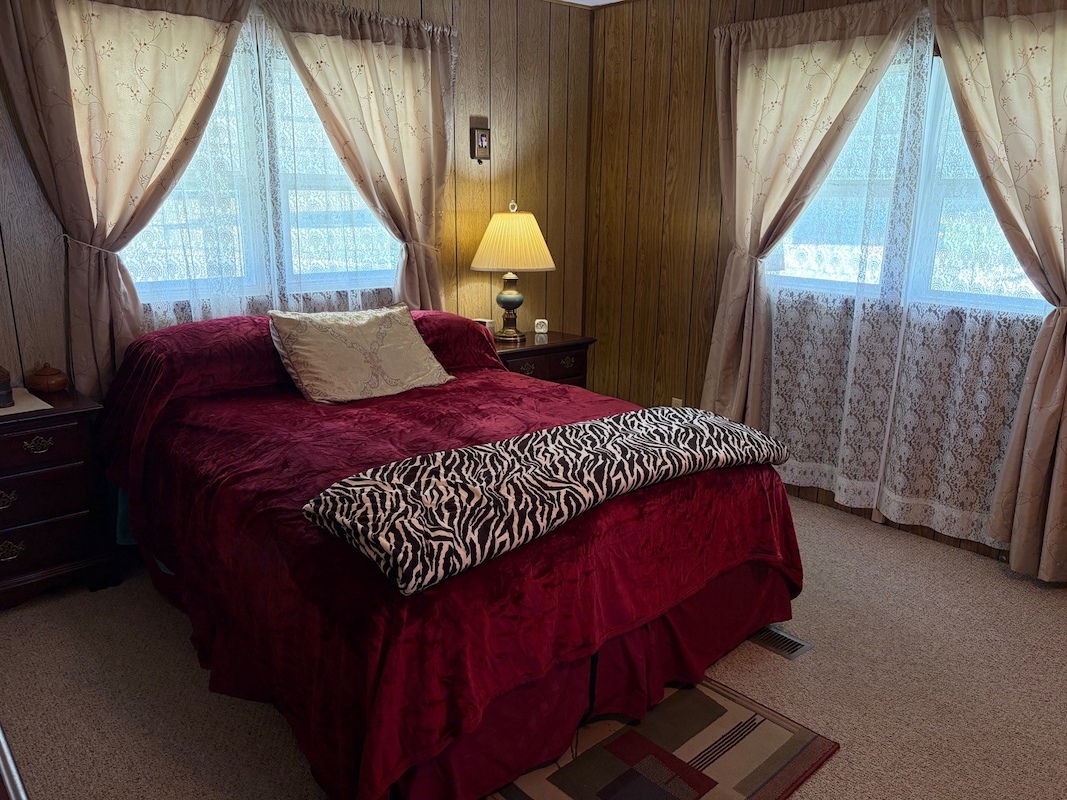 SAR Saralake Estates