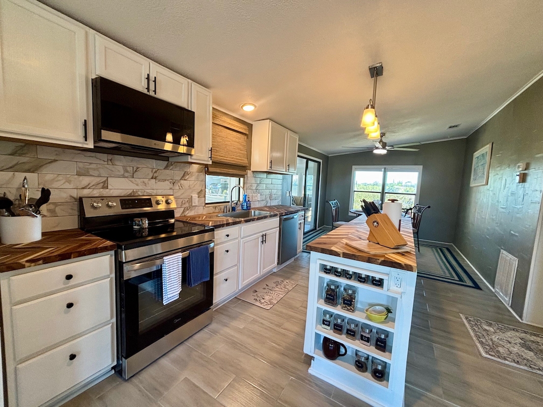 RSC Riverside Club Golf & Marina Community