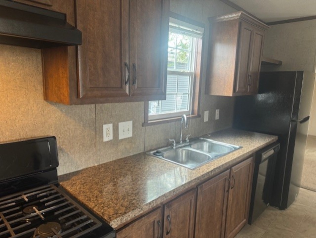 HLL Hawaiian Gardens/Holly Village