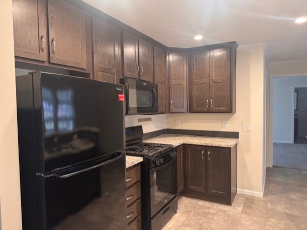 HLL Hawaiian Gardens/Holly Village