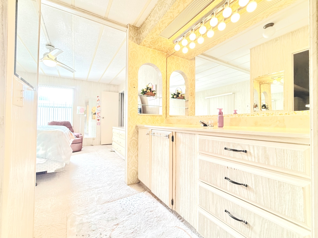 CIW Colony In The Wood