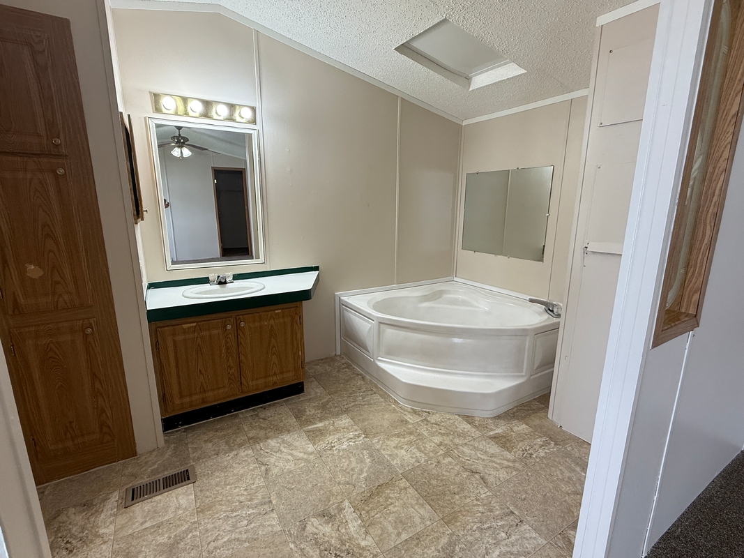 KEN Kensington Meadows