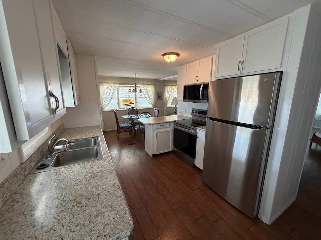 SAR Saralake Estates