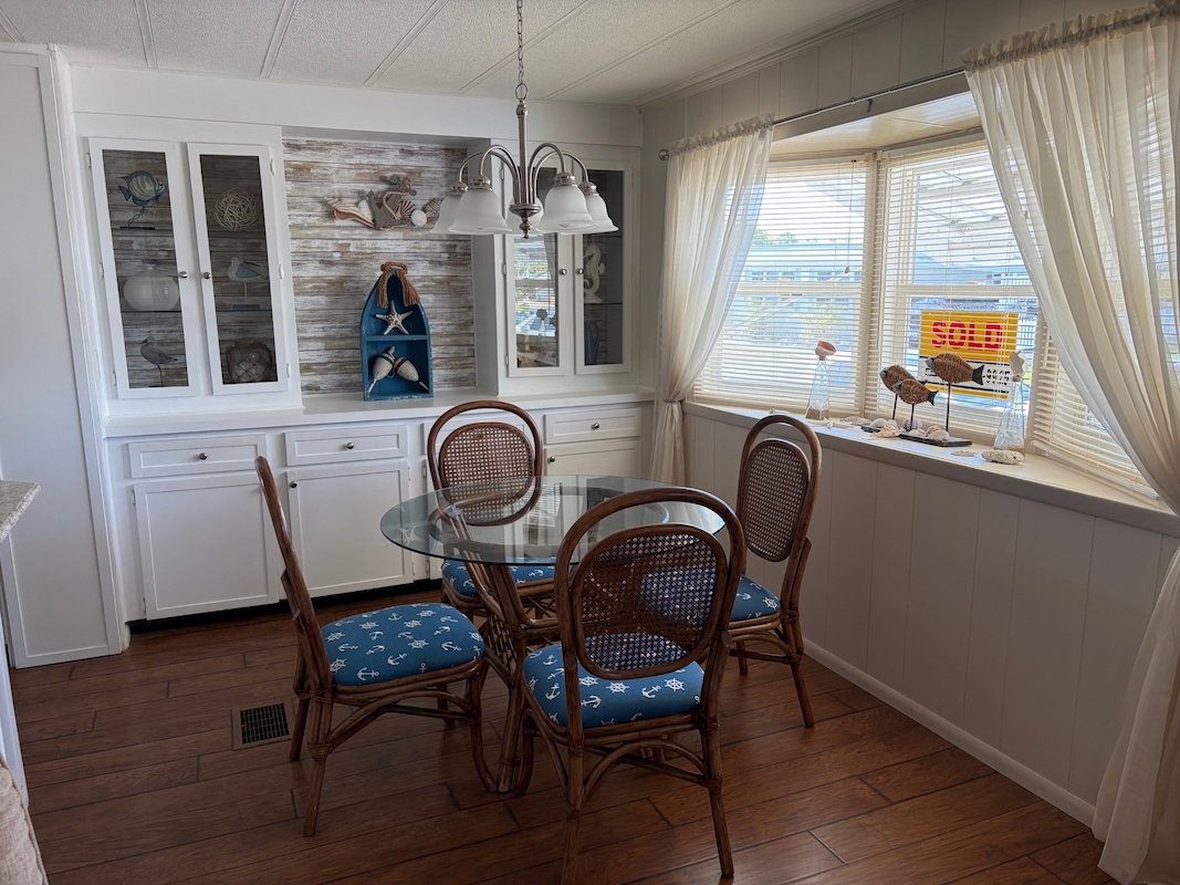 SAR Saralake Estates