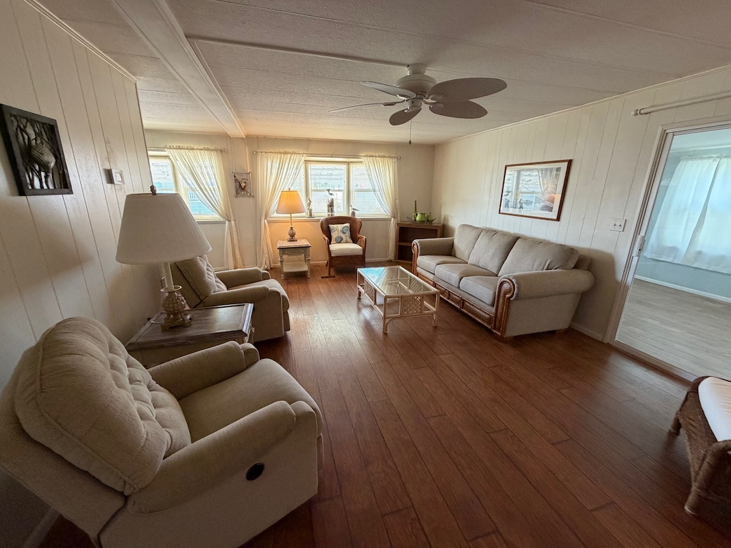 SAR Saralake Estates