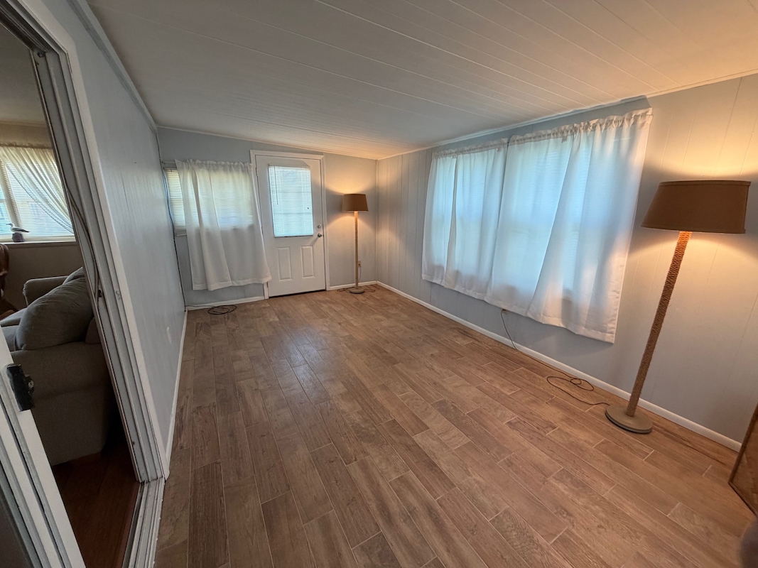 SAR Saralake Estates