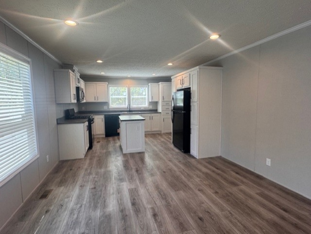 HLL Hawaiian Gardens/Holly Village