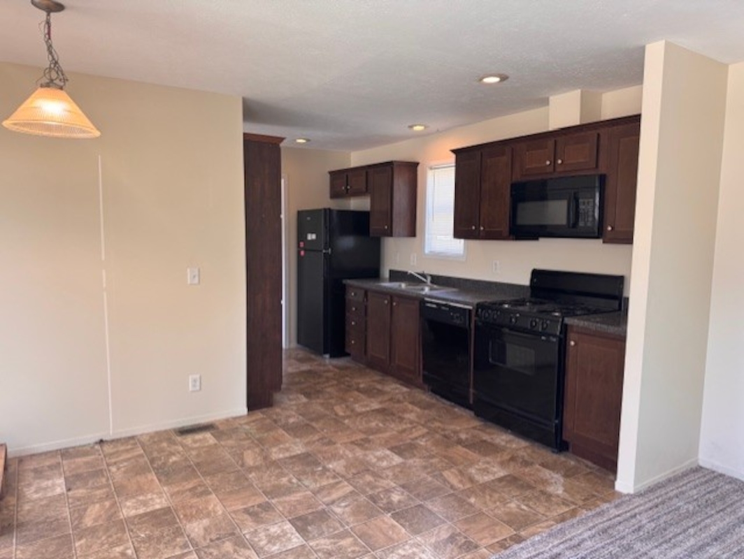 HLL Hawaiian Gardens/Holly Village